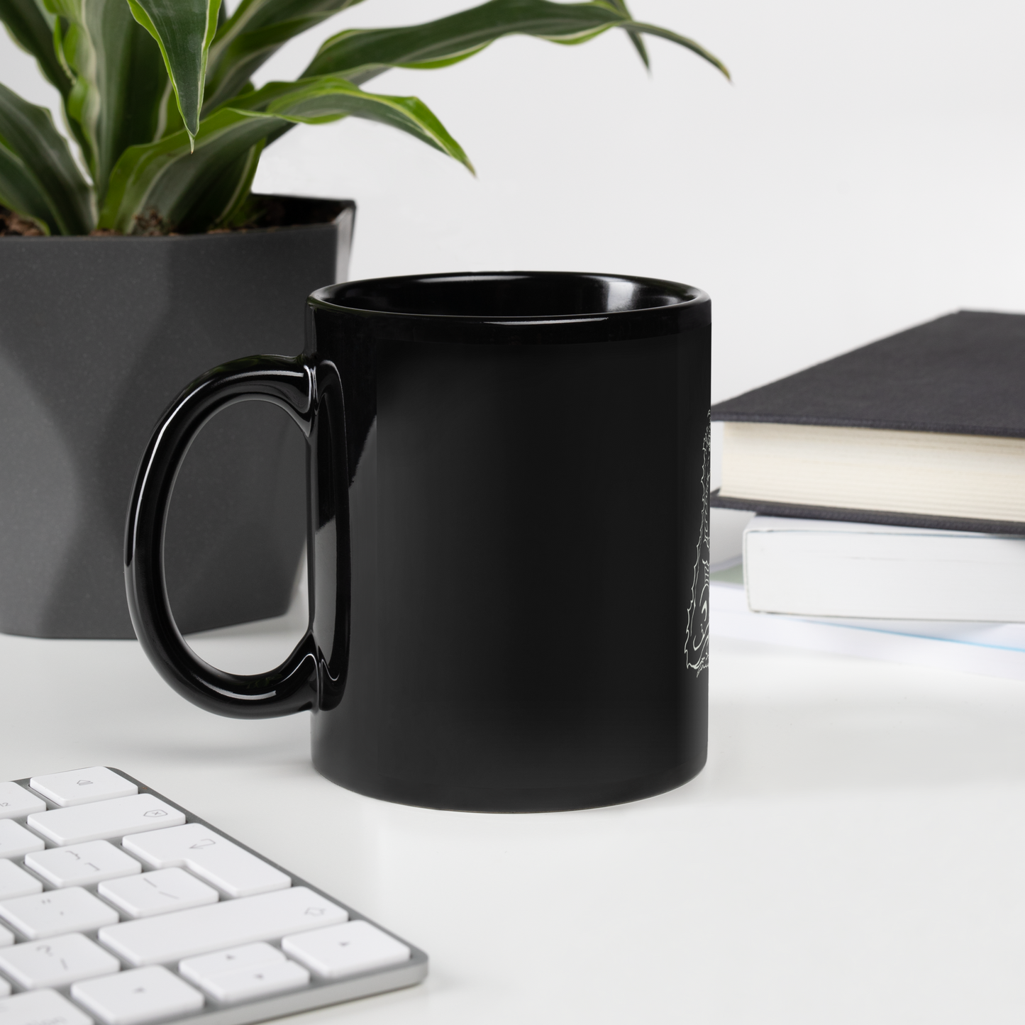 Draconis Amori Black Glossy Mug