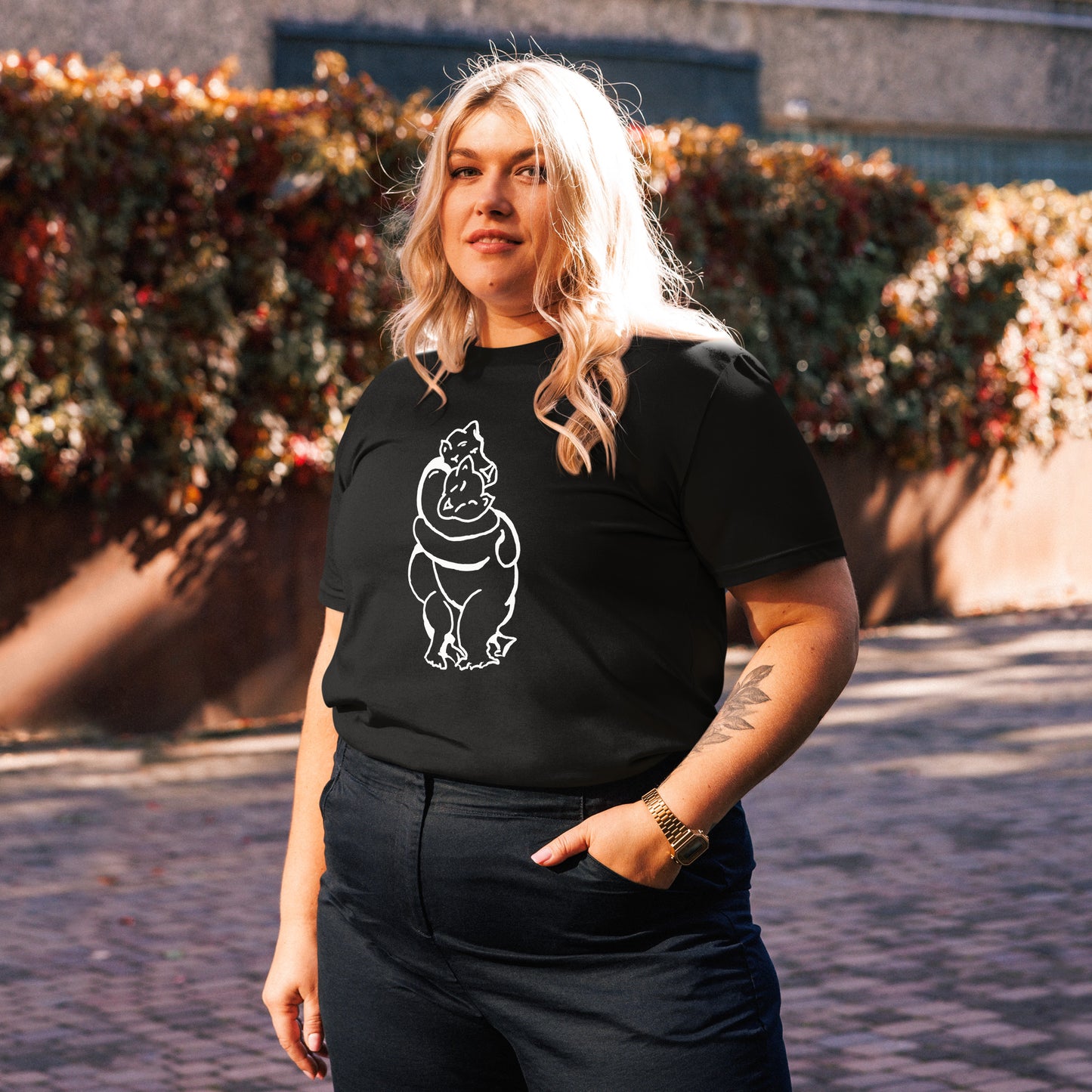 Bearhuggy Unisex organic cotton t-shirt (light lines on dark shirt)